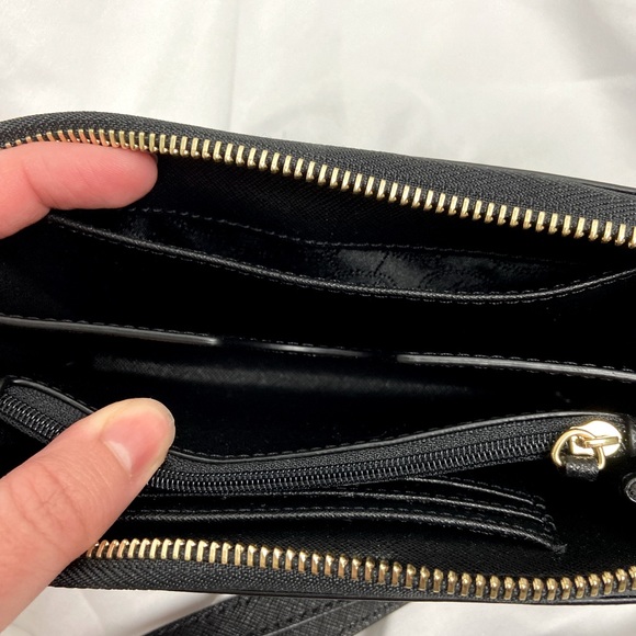 NEW Michael Kors Black Leather Wristlet Wallet - Picture 8 of 9